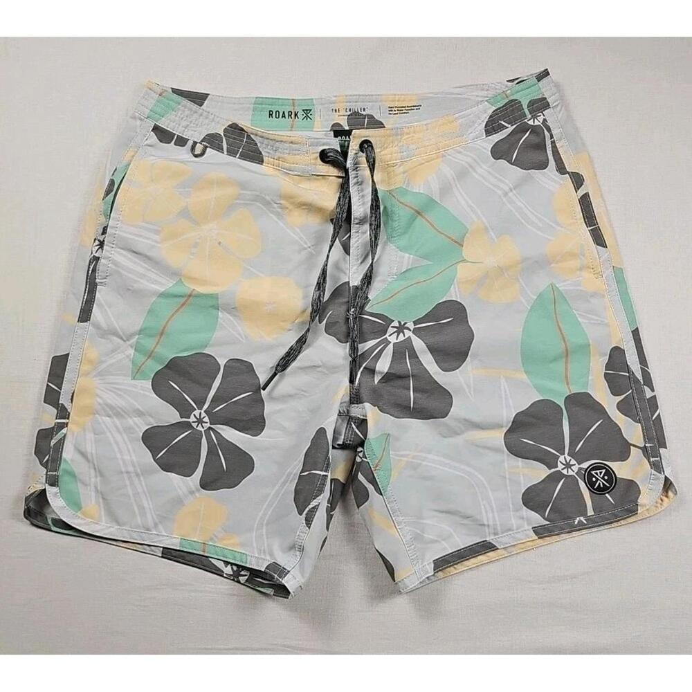Roark Men’s Shorey‎ Board Shorts/Swim Trunks "The Chiller" Hawaiian Size M EUC